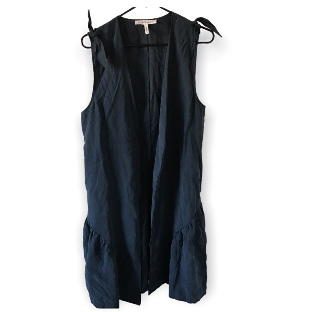 3/$15 BCBGeneration sleeveless light jacket